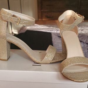 David's Bridal gold size 8 Bride's Maid shoes